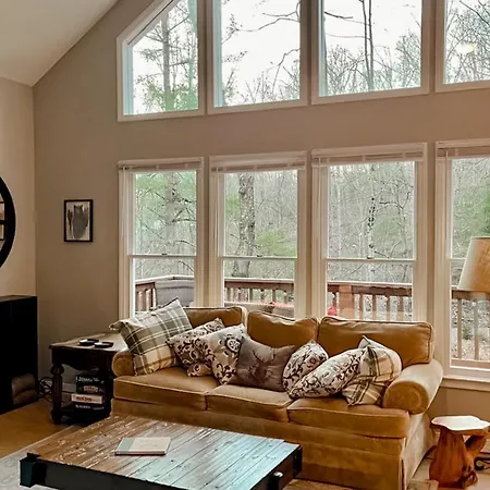 Twyla'S Mountain Retreat Villa